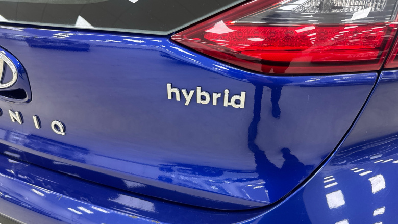 Hyundai IONIQ 1.6 GDi Hybrid Premium SE 5dr DCT Hybrid Hatchback